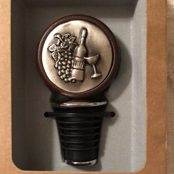Prodyne Fine Metal Medallion Bottle Stopper - Picture 1 of 4